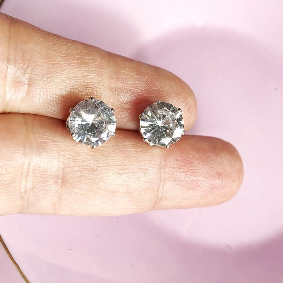 Alquimia Jewelry - LARGE DIAMOND STUD EARRINGS